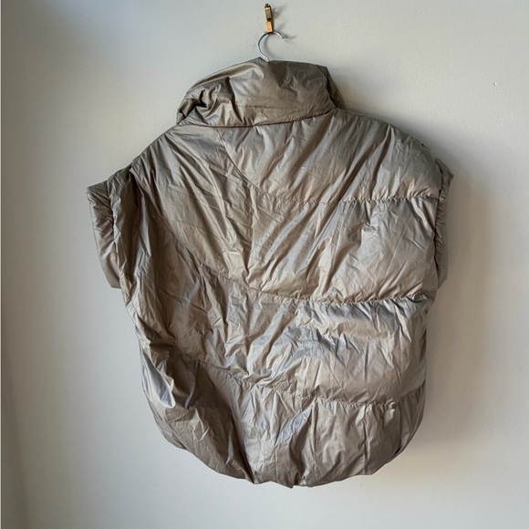 NWT Coco + Carmen Tan Gold Oversized Puffer Vest Size XS (XS-M) Full Zip Pockets - Picture 14 of 15